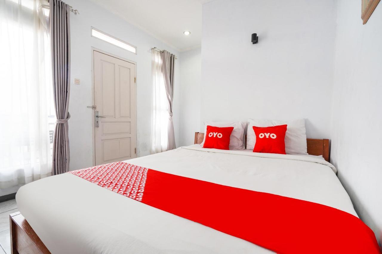 Oyo 91561 Gandhi Hotel Bandung Ngoại thất bức ảnh