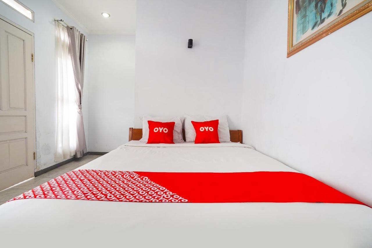Oyo 91561 Gandhi Hotel Bandung Ngoại thất bức ảnh