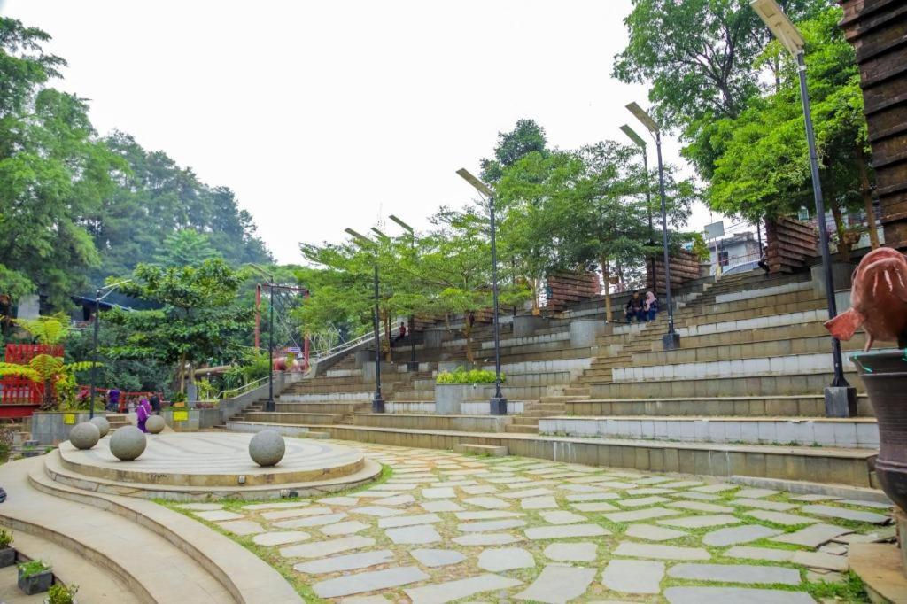 Oyo 91561 Gandhi Hotel Bandung Ngoại thất bức ảnh