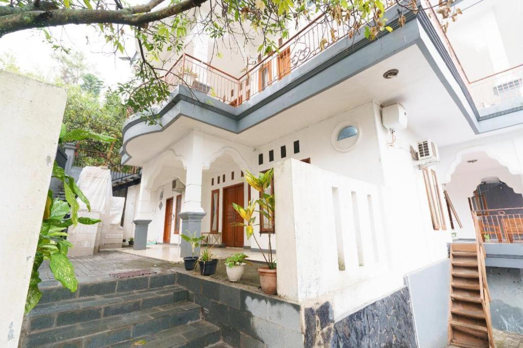 Oyo 91561 Gandhi Hotel Bandung Ngoại thất bức ảnh